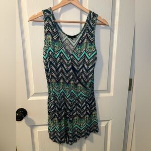 Chevron Pattern Sleeveless Romper Women’s Small